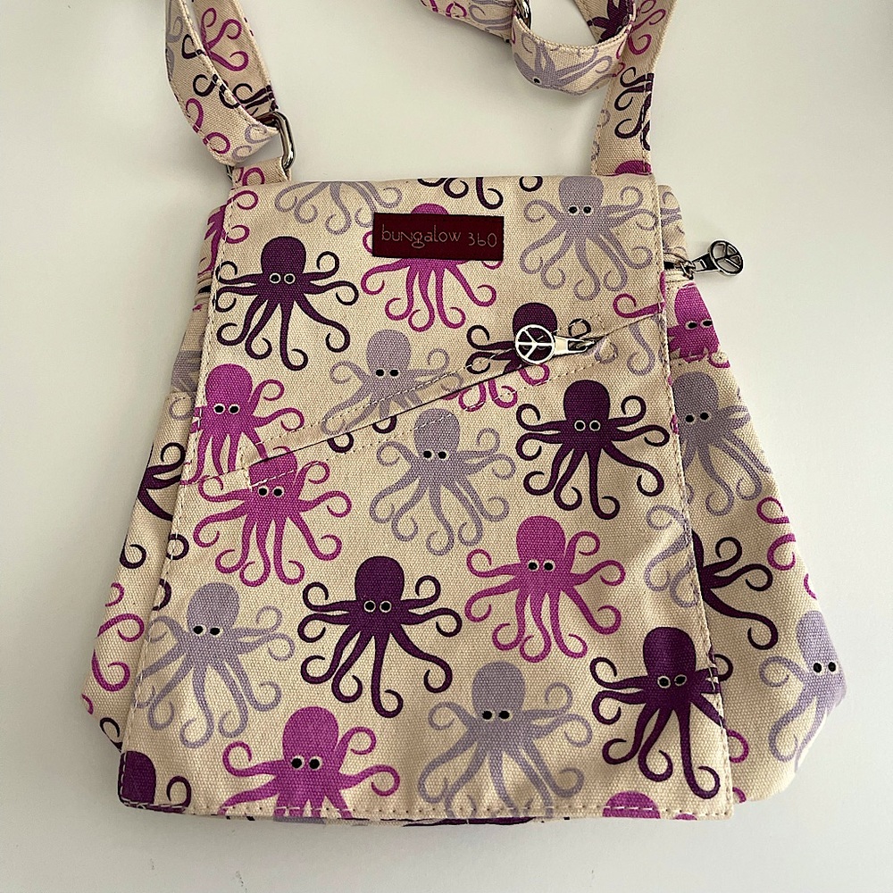 Canvas Shoulder bag with adorable 🐙🐙🐙!